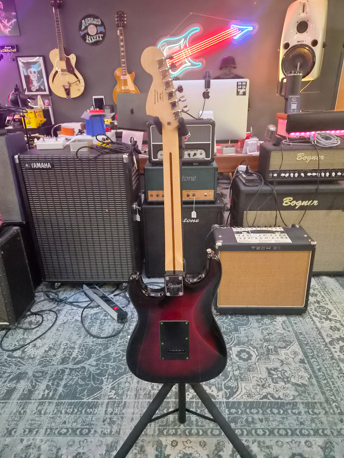 Squier Standard Stratocaster Antique Burst