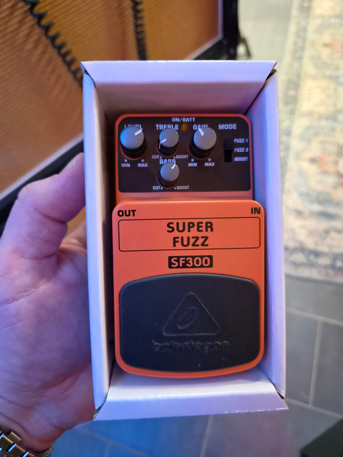 Behringer SF300