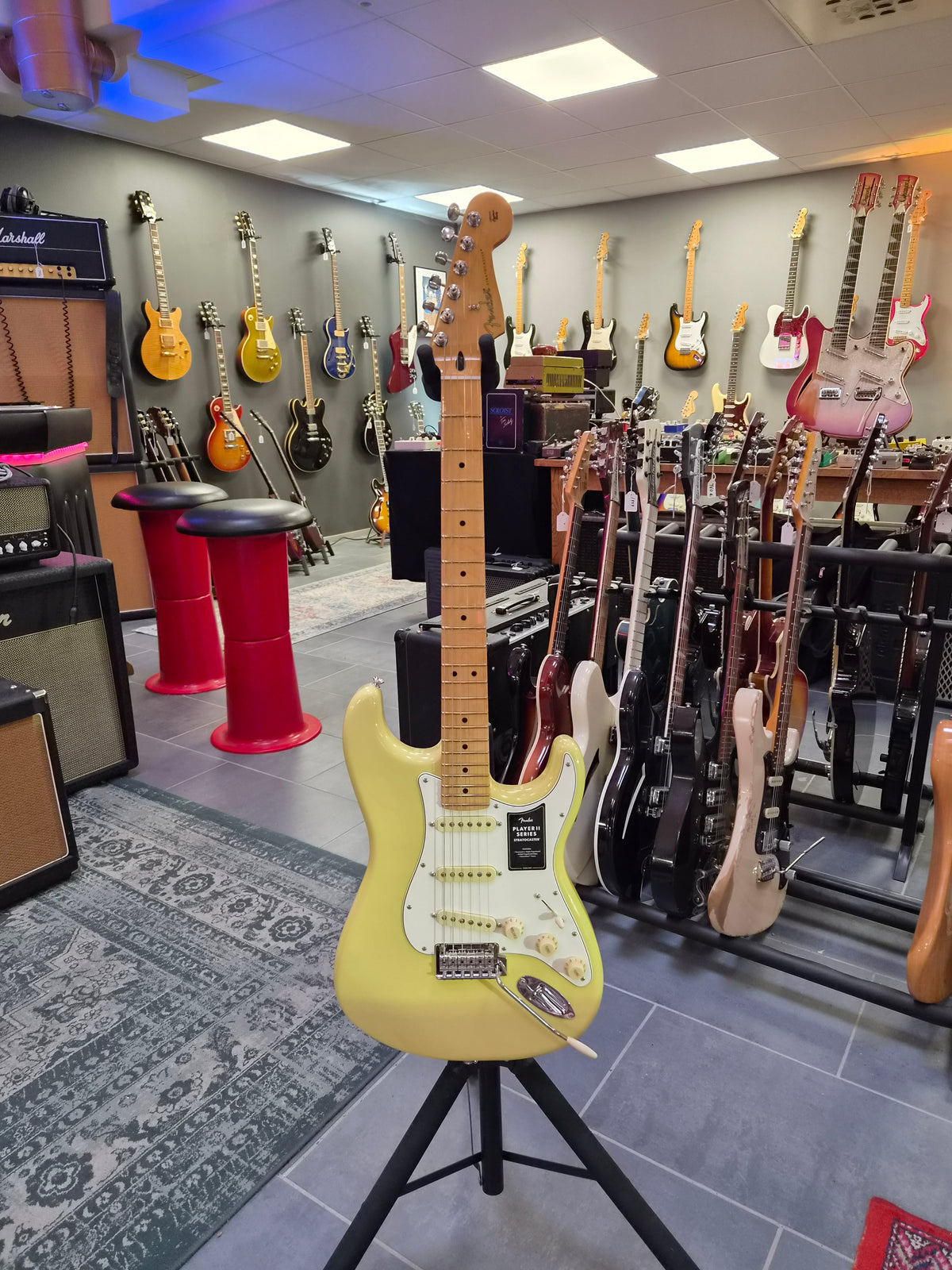 Fender Player II Stratocaster Hialeah Yellow with Maple Fingerboard