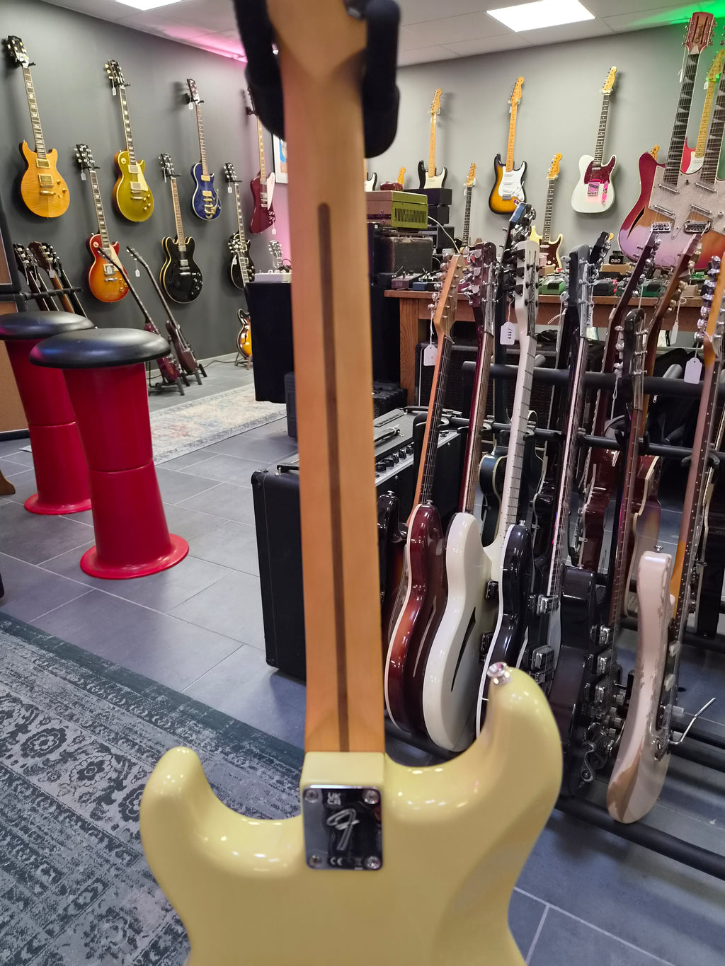 Fender Player II Stratocaster Hialeah Yellow with Maple Fingerboard