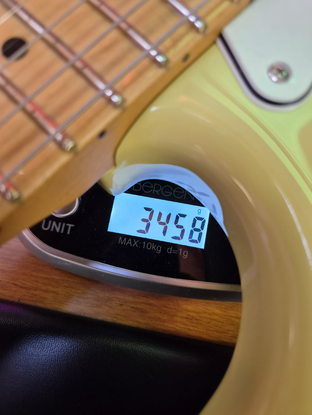 Fender Player II Stratocaster Hialeah Yellow with Maple Fingerboard