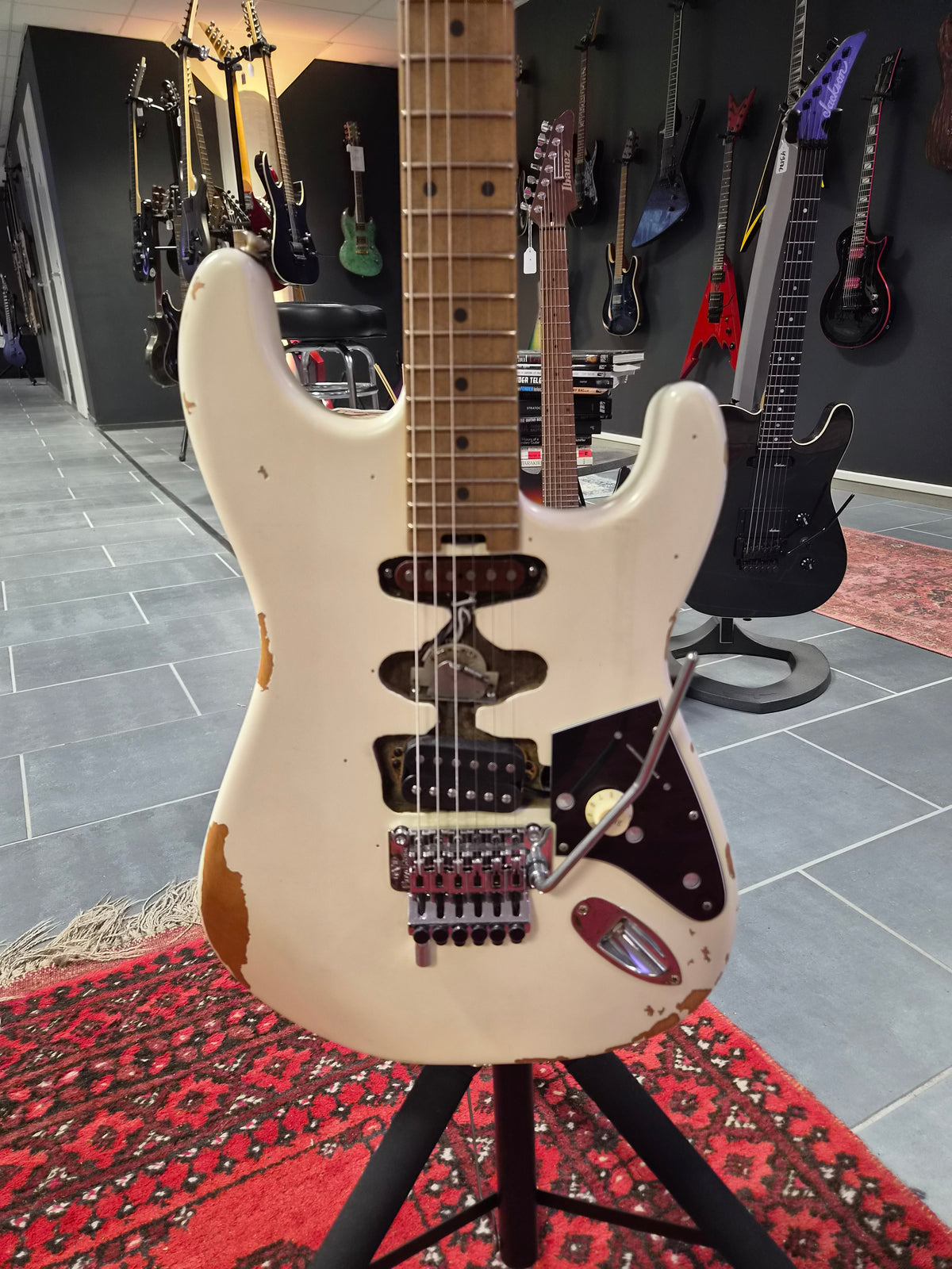 EVH Frankenstein Series Relic White