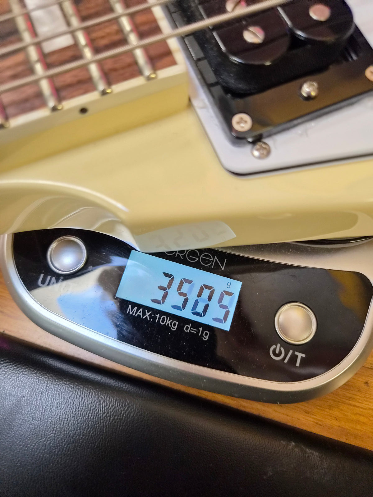 Edwards E-FV120D Cream White