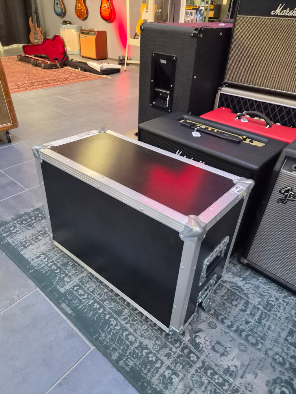 Supro Dual Tone 1624T w/ Flight Case