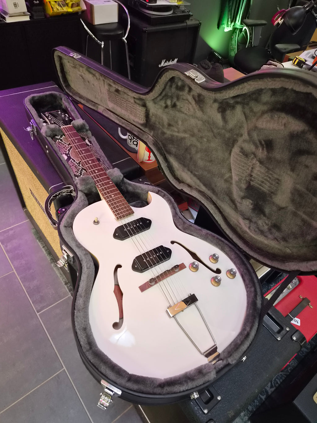Epiphone White Fang George Thorogood Signature ES-125TDC Outfit