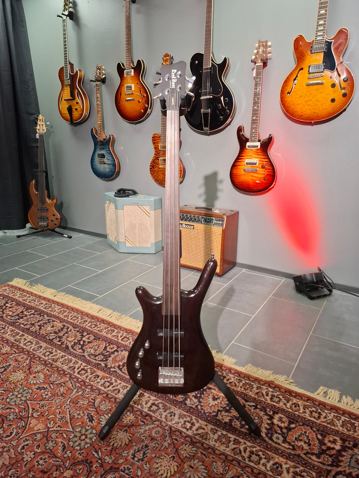 RockBass by Warwick Corvette Fretless Lefty