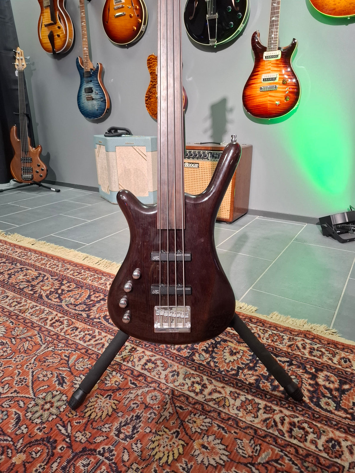 RockBass by Warwick Corvette Fretless Lefty