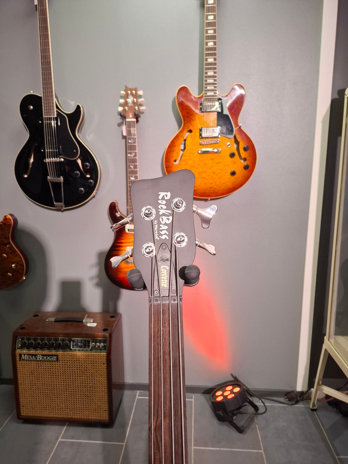 RockBass by Warwick Corvette Fretless Lefty