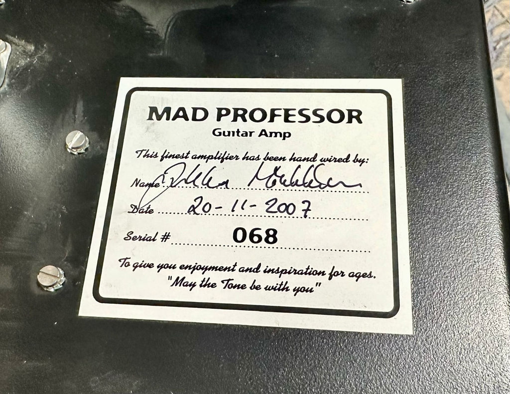 Mad Professor CS40 2007 con gabinete 2x12" Número de serie 068