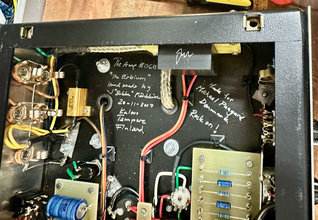 Mad Professor CS40 2007 con gabinete 2x12" Número de serie 068