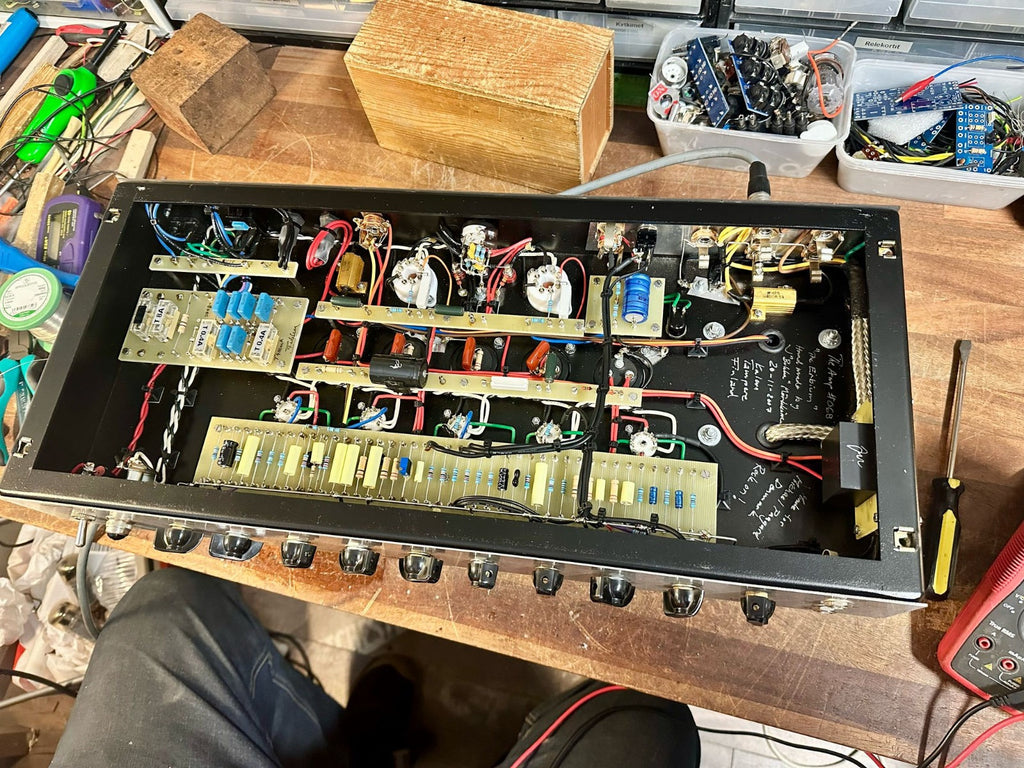 Mad Professor CS40 2007 con gabinete 2x12" Número de serie 068