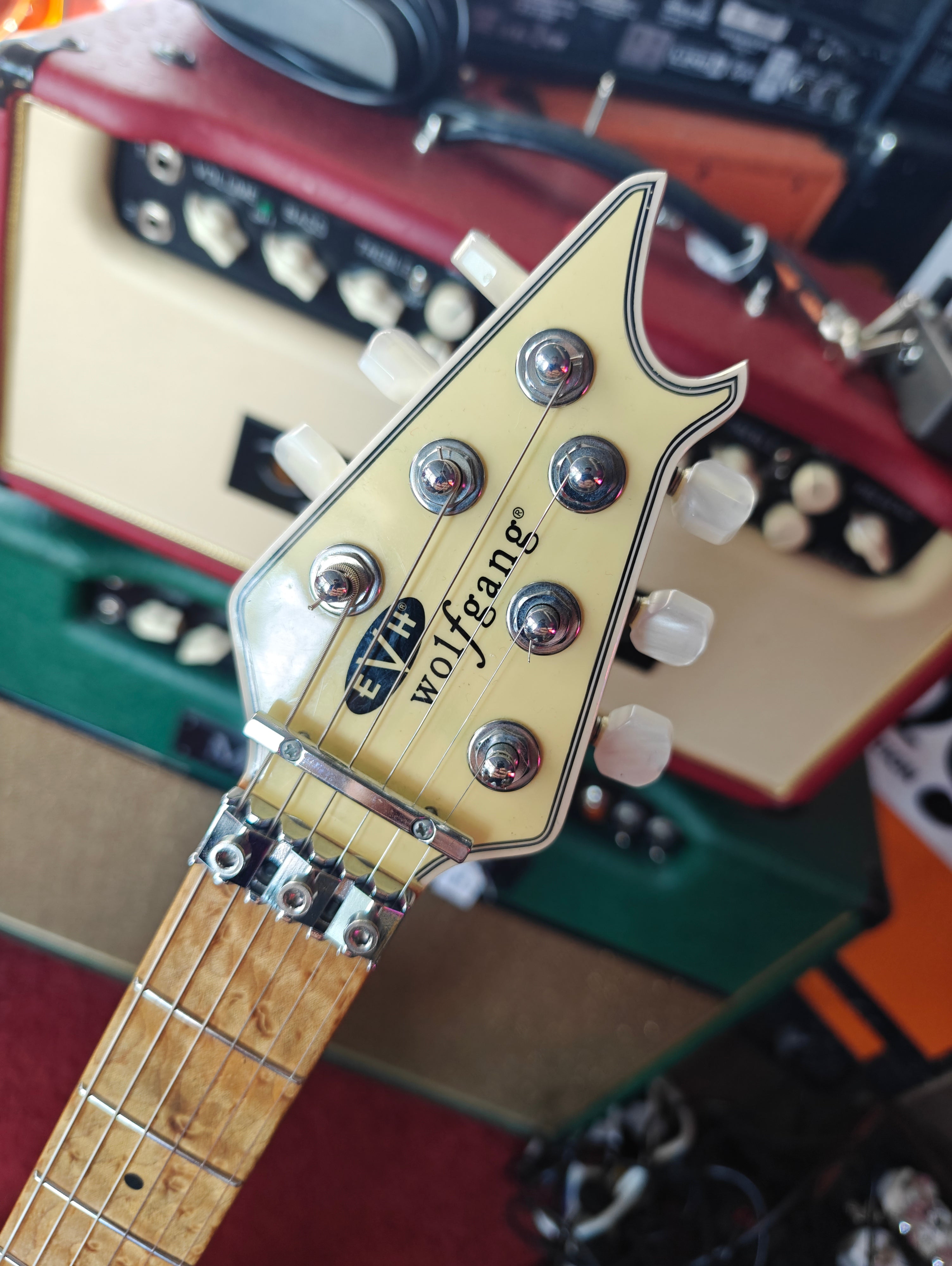 EVH Wolfgang USA Vintage White – Tonefest Guitar Gallery EVH Wolfgang USA Vintage White – Tonefest Guitar Gallery