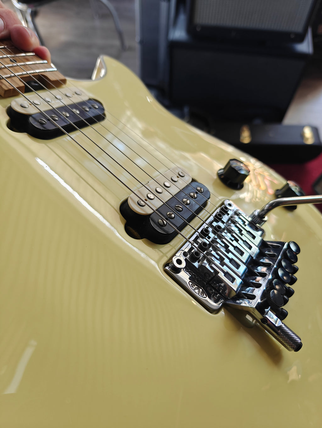 EVH Wolfgang USA Vintage White