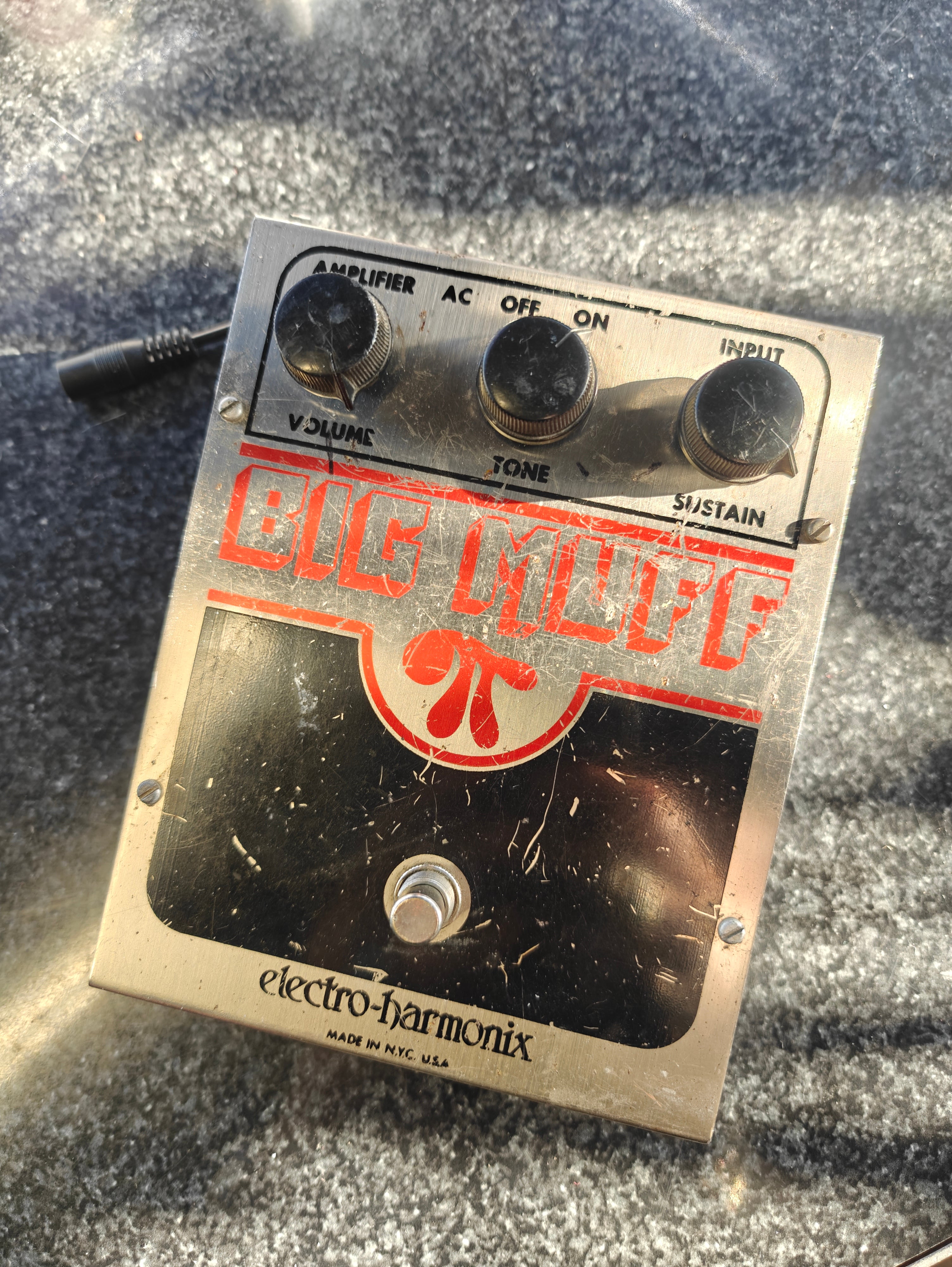 Electro-Harmonix Big Muff Pi 1970s V3 – Tonefest Guitar Gallery