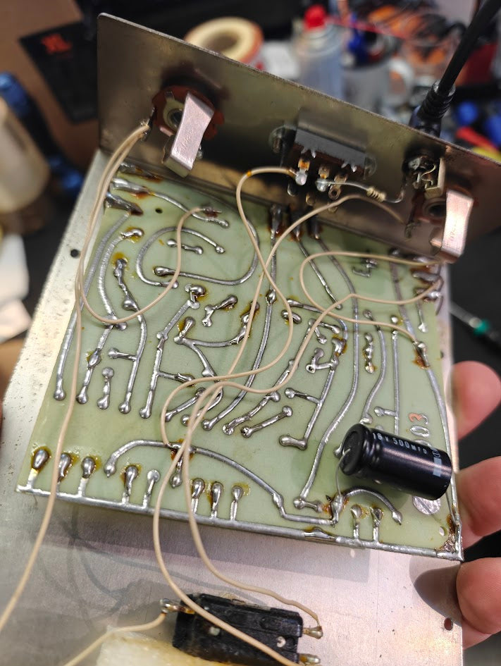 Electro-Harmonix Big Muff Pi 1970s V3 – Tonefest Guitar Gallery