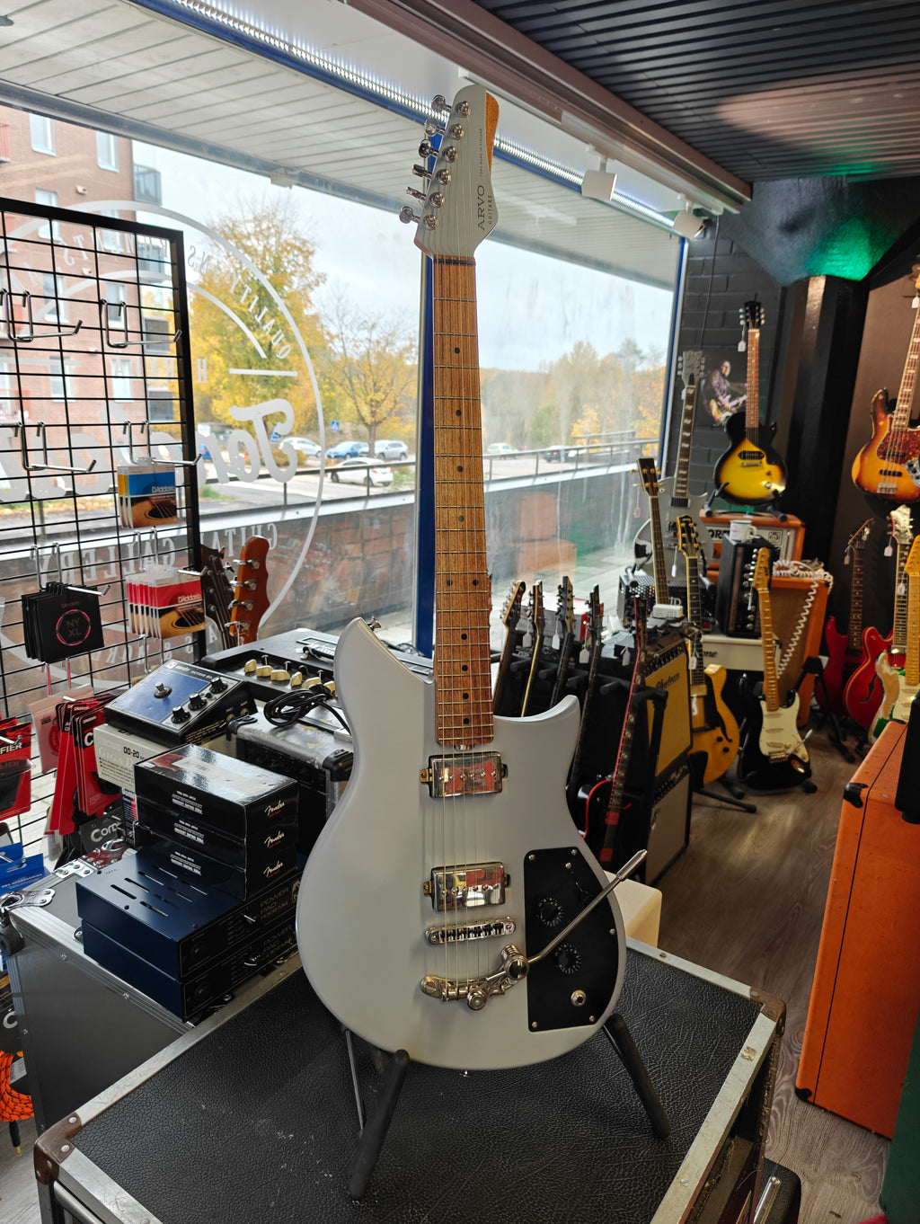 Arvo Original w/ extra Arvo Humbucker pickups