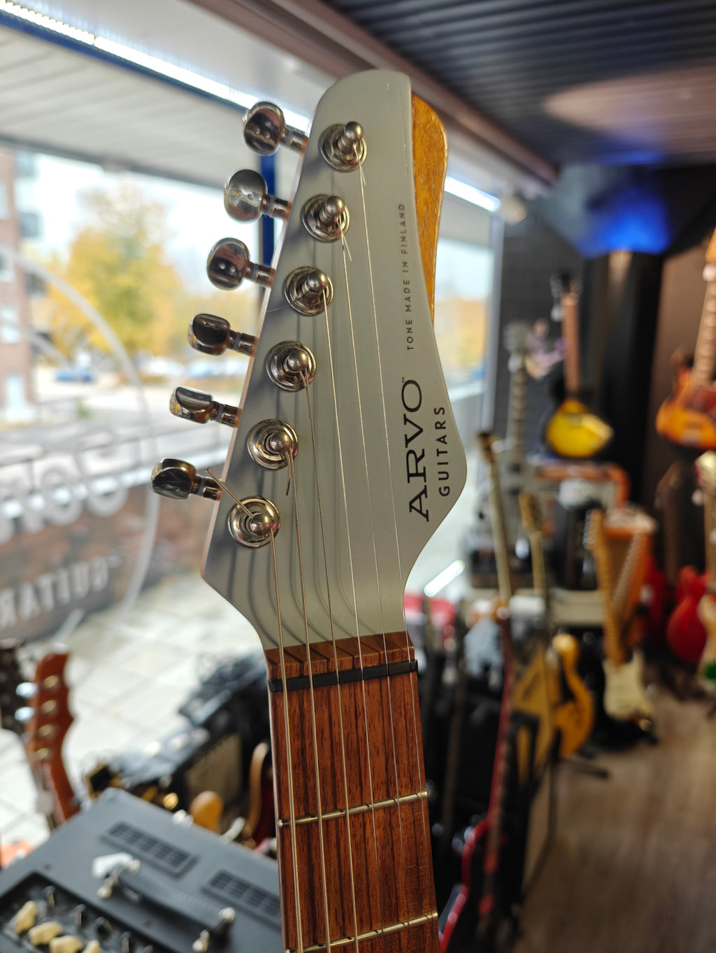 Arvo Original w/ extra Arvo Humbucker pickups