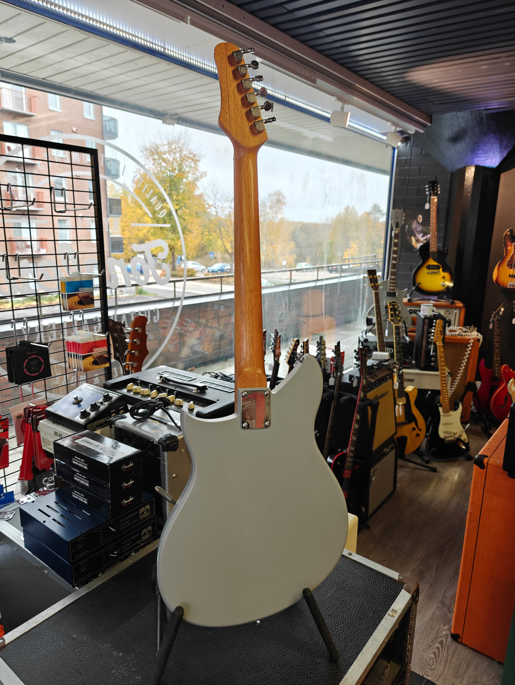 Arvo Original w/ extra Arvo Humbucker pickups