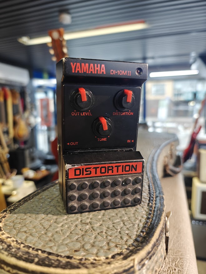 Yamaha DI-10M II Distortion