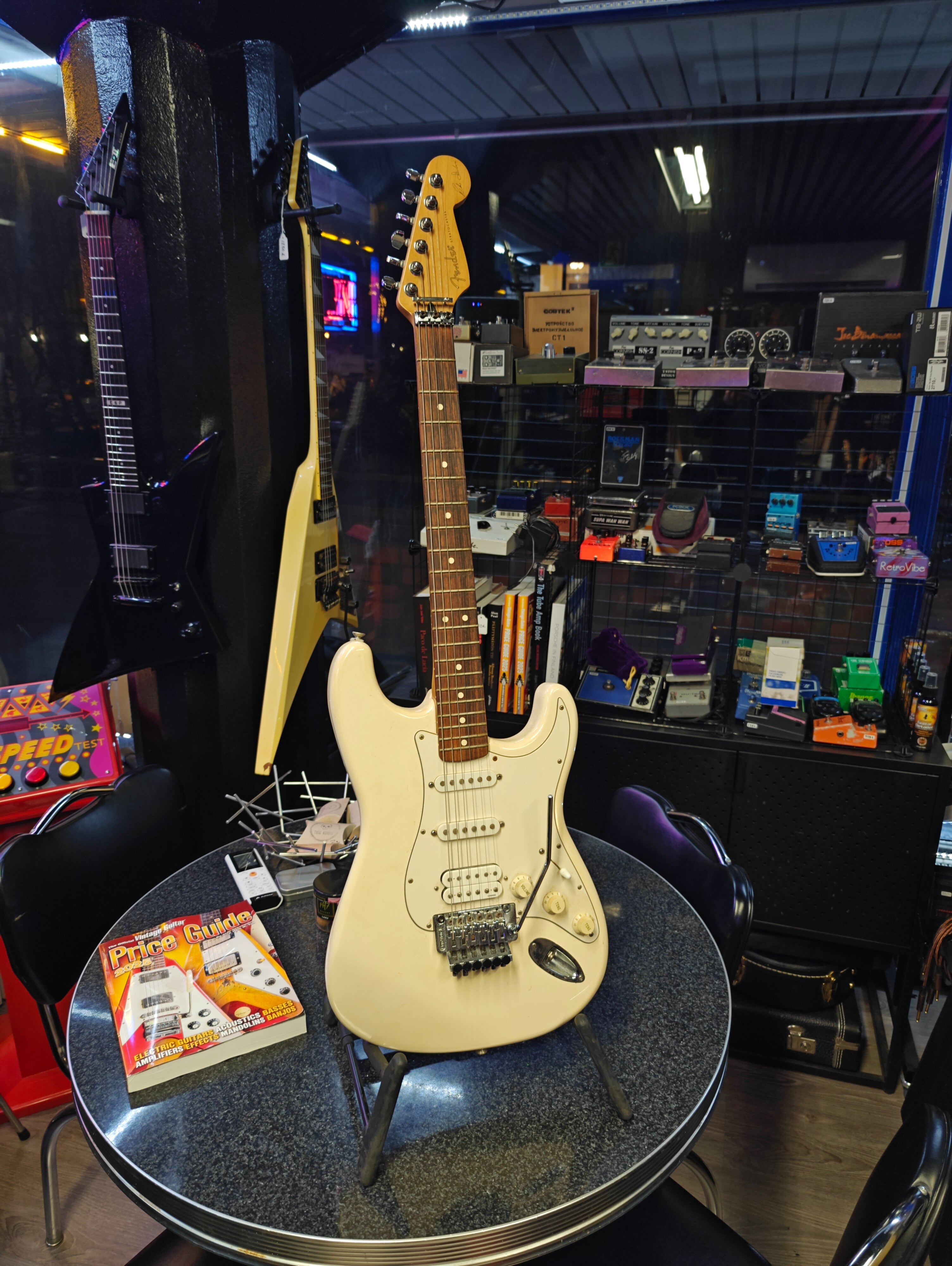 ギター VINTAGE Fender Richie Sambora Signature Fender Richie Sambora Signature Standard Stratocaster 1996
