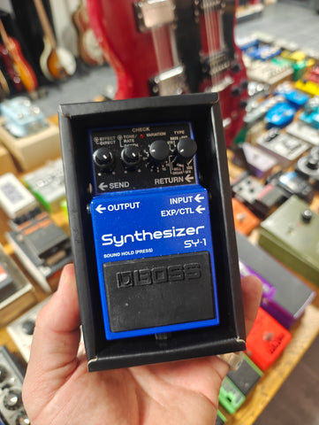 Boss SY-1