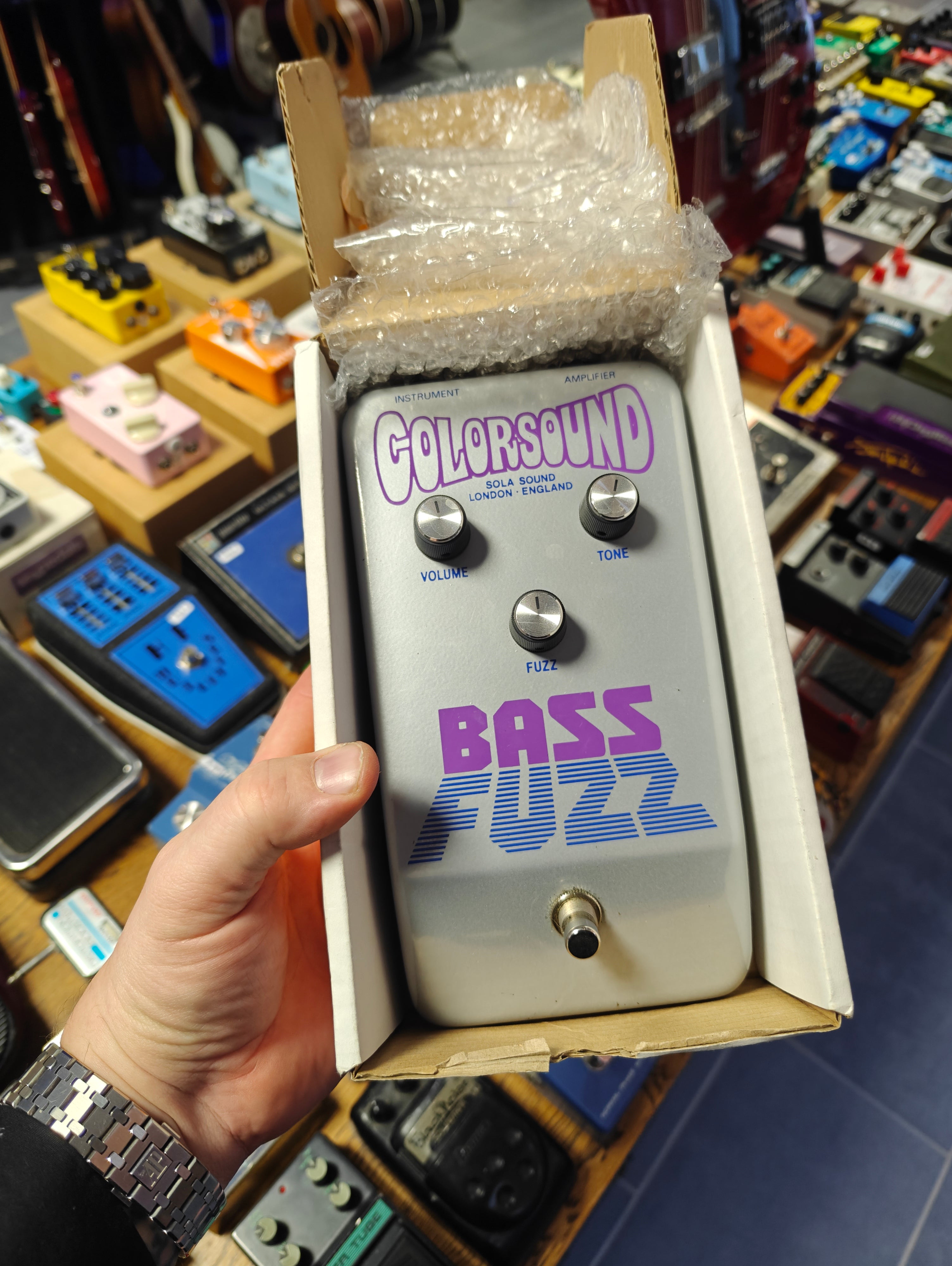 Infinite Computer Colorsound Colorsound Bass Fuzz Reissue – Tonefest Guitar Gallery