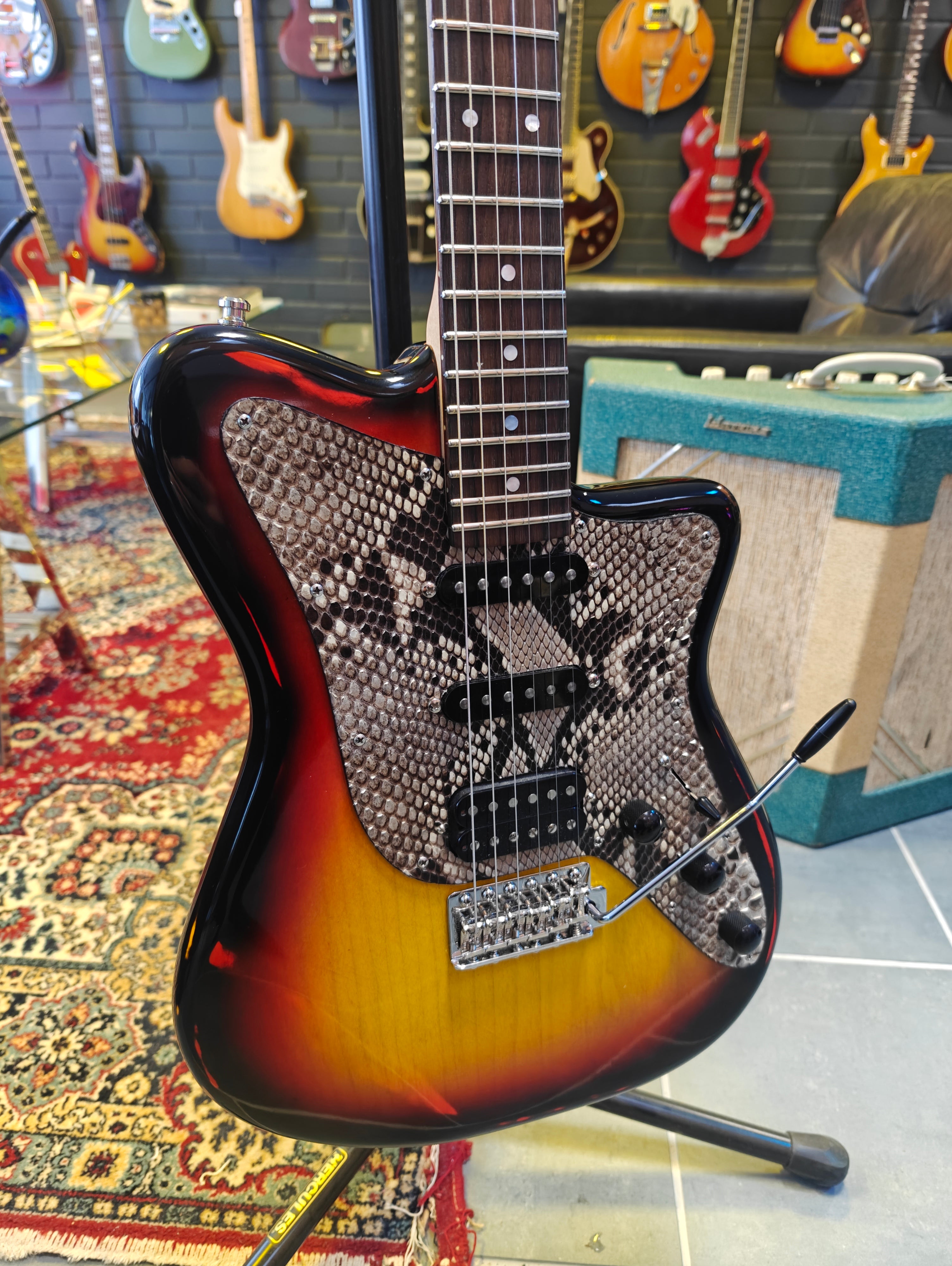 Finnish Guitar Works Flying Finn Snaker