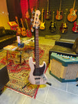Fender Flea Signature Jazz Bass Roadworn Shell Pink