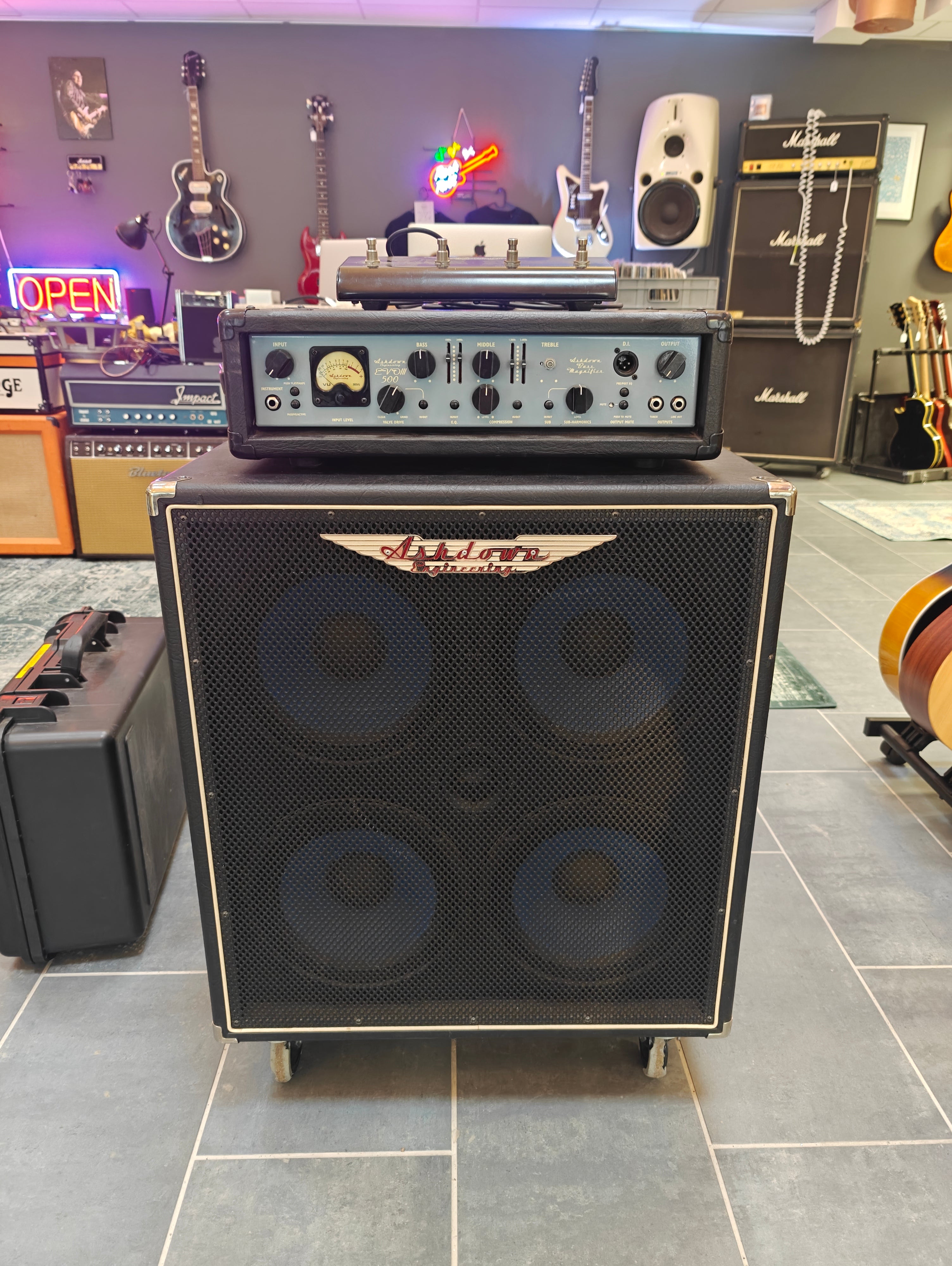 Ashdown EVO III 500 Head and Ashdown ABM-410H 600W 4x10" cabinet