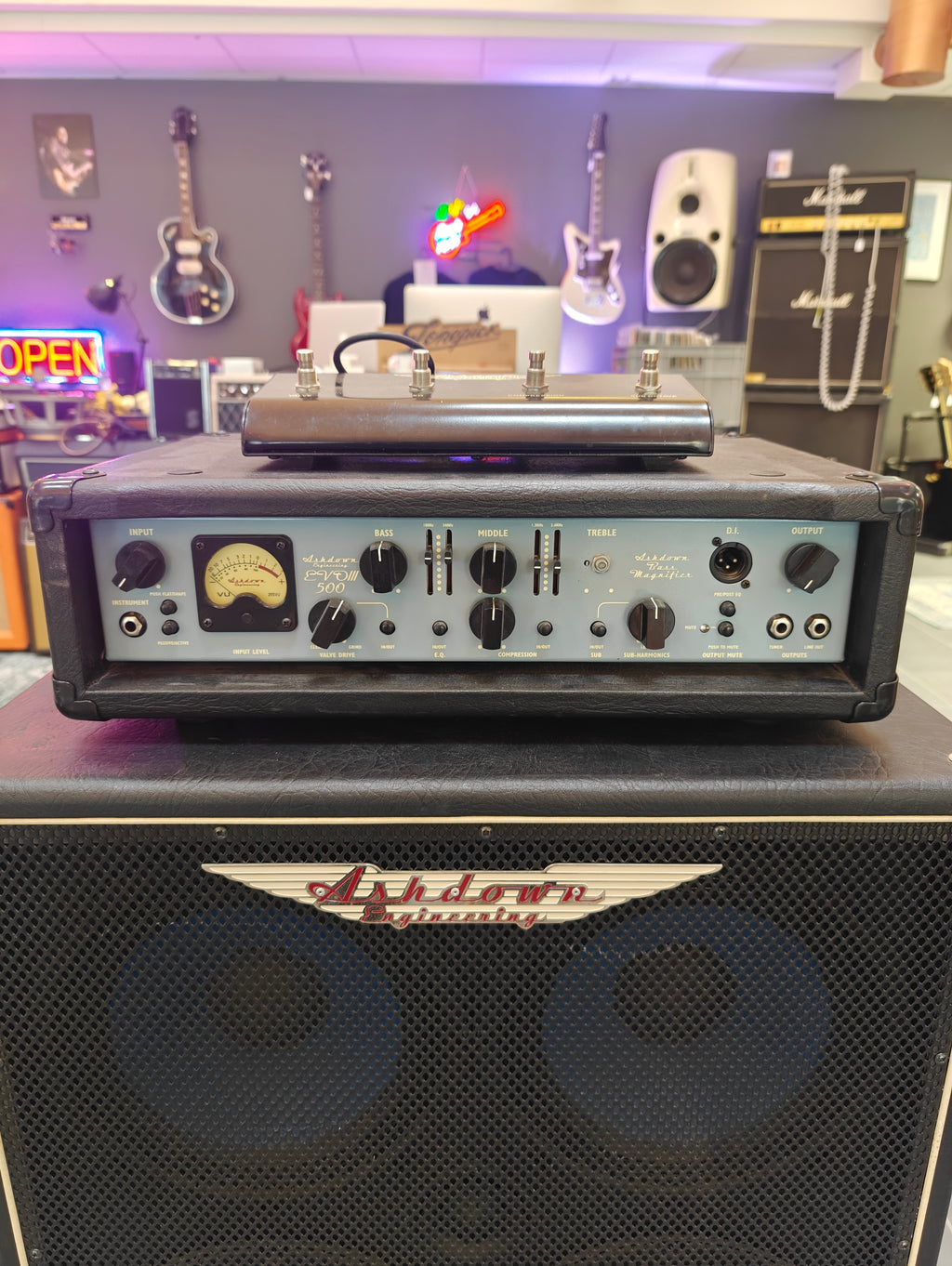 Ashdown EVO III 500 Head and Ashdown ABM-410H 600W 4x10" cabinet