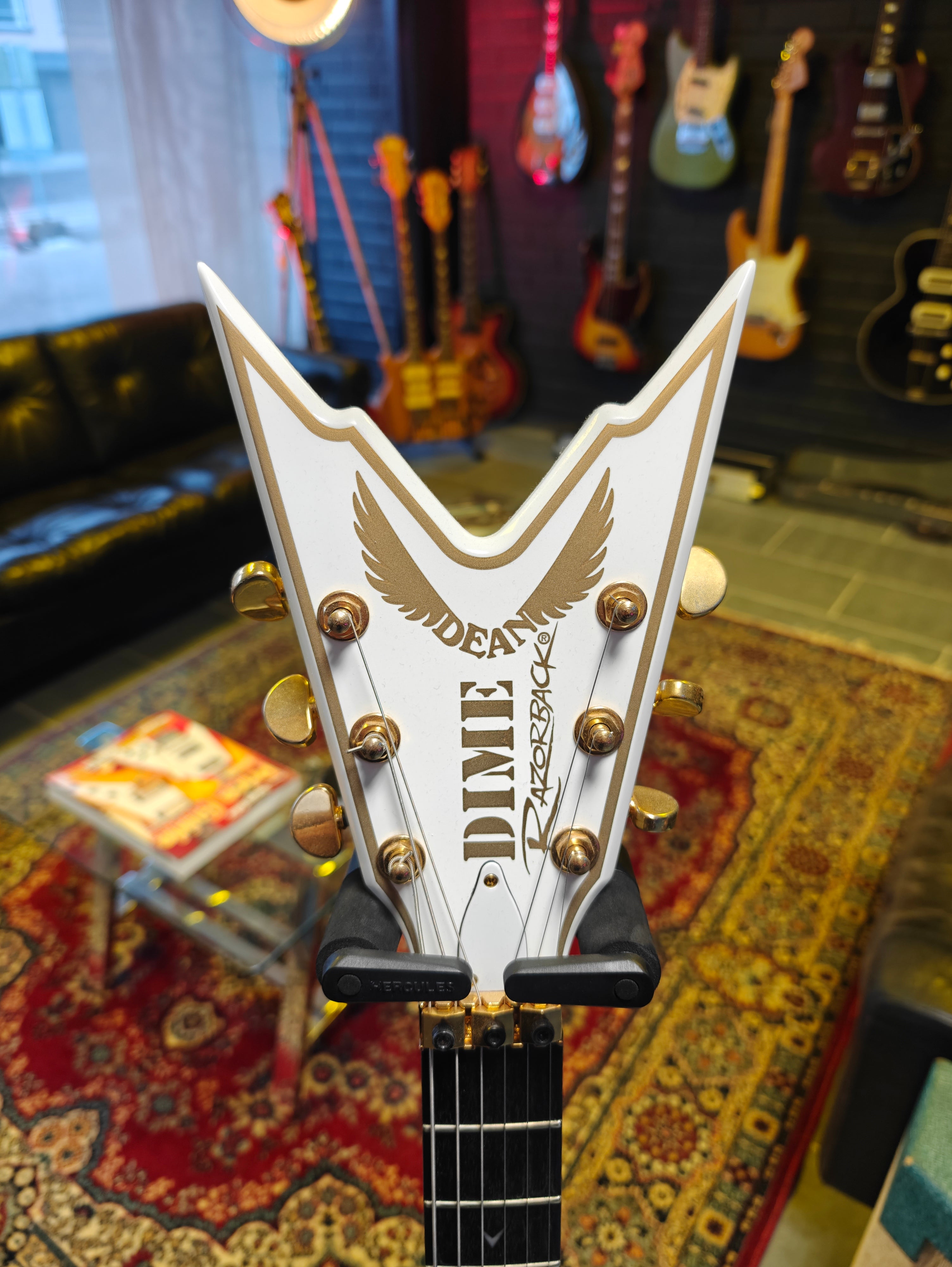 Dean Razorback White Gold w/Original Dean Hard Case