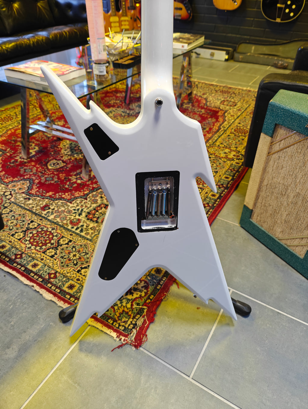 White Razorback Dean Razorback White Gold w/Original Dean Hard Case – Tonefest Guitar ...