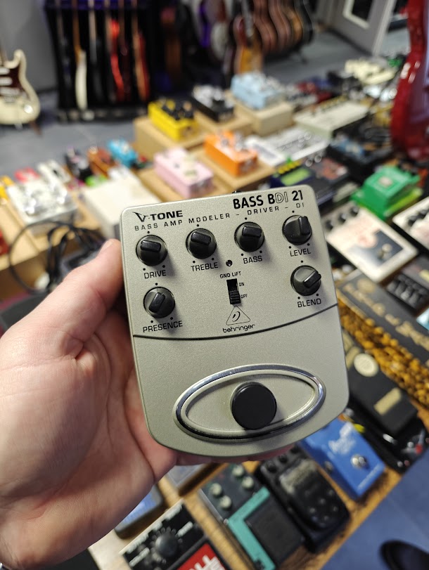 Behringer V-tone Bass BDI 21
