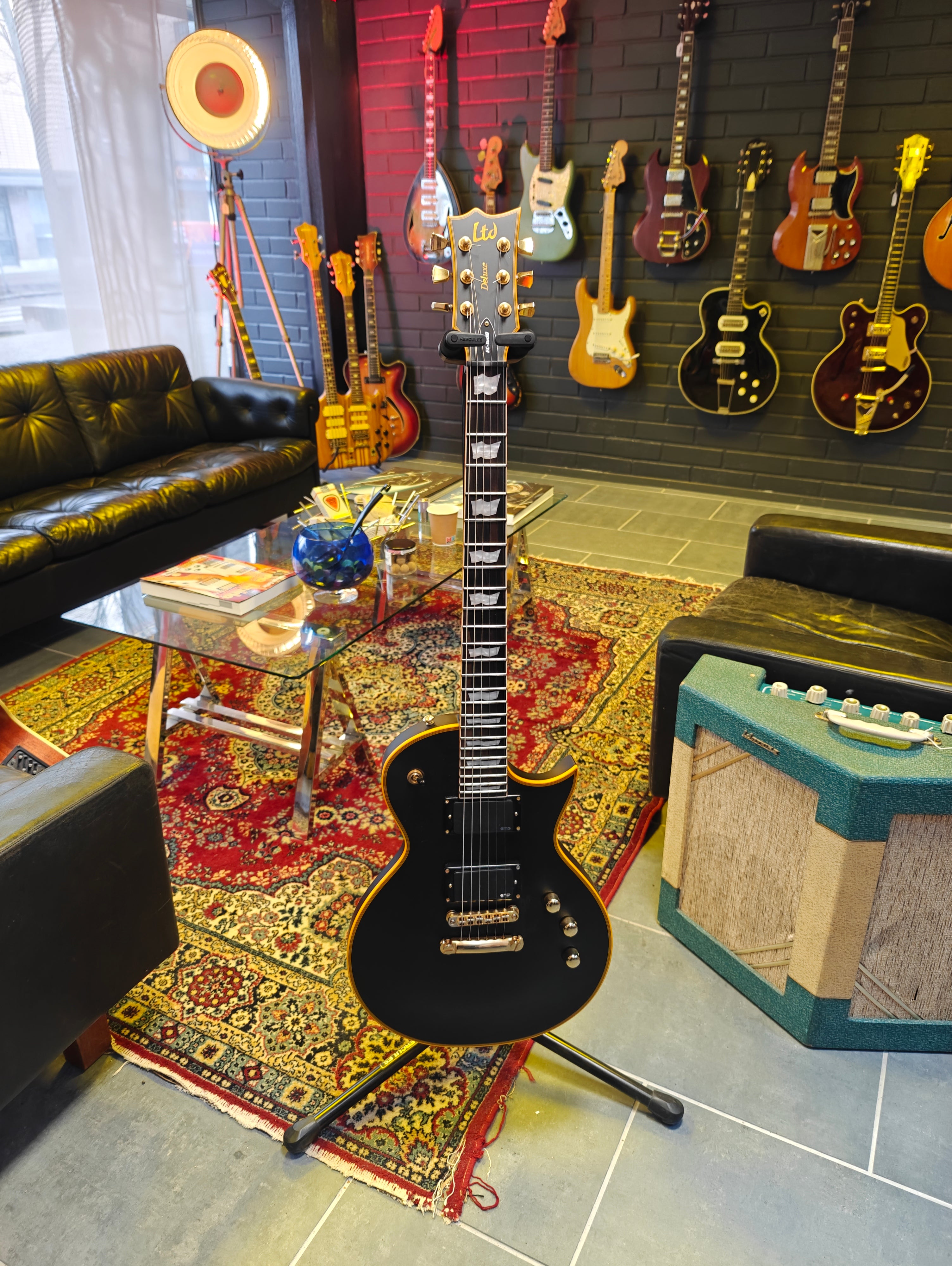 ESP LTD EC-1000 EMG Vintage Black
