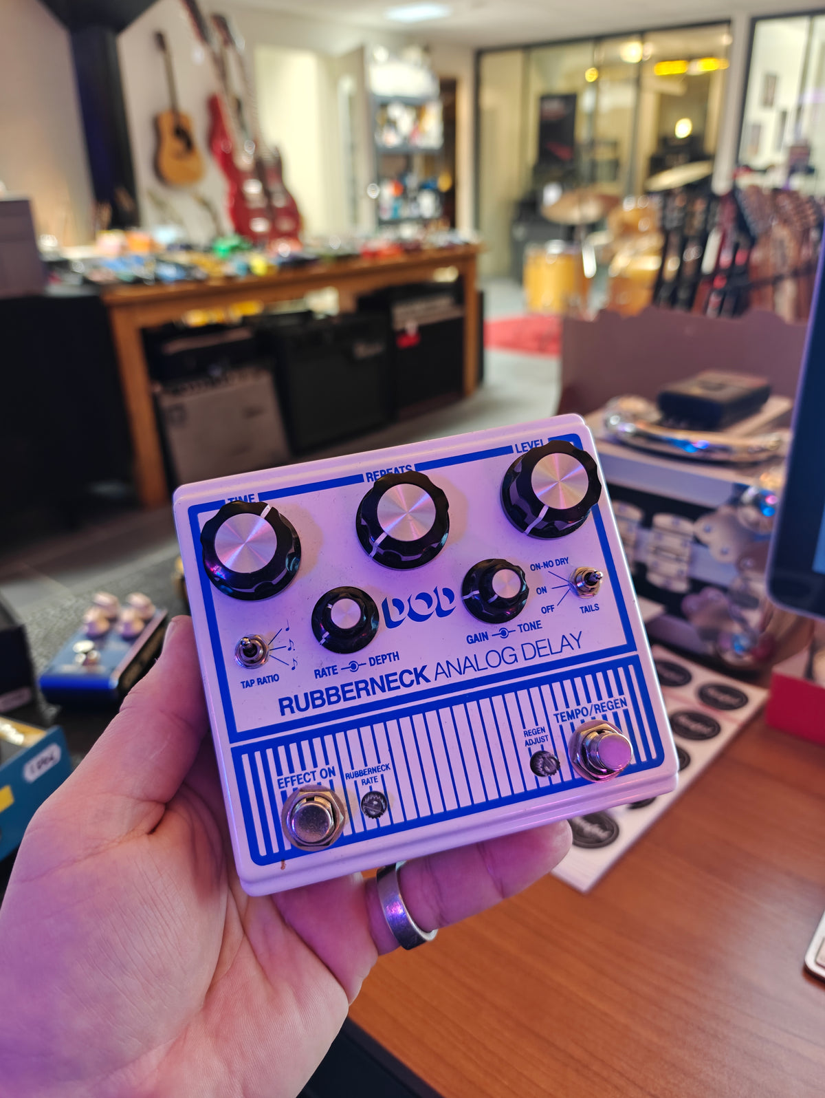 Rubberneck Reverb DOD Rubberneck Analog Delay – Tonefest Guitar Gallery
