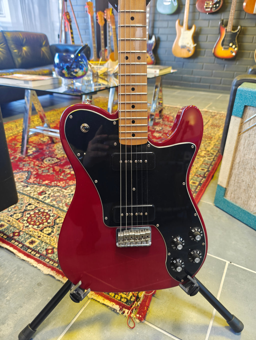 Fender Classic Player Telecaster® Deluxe with Black Dove Pickups