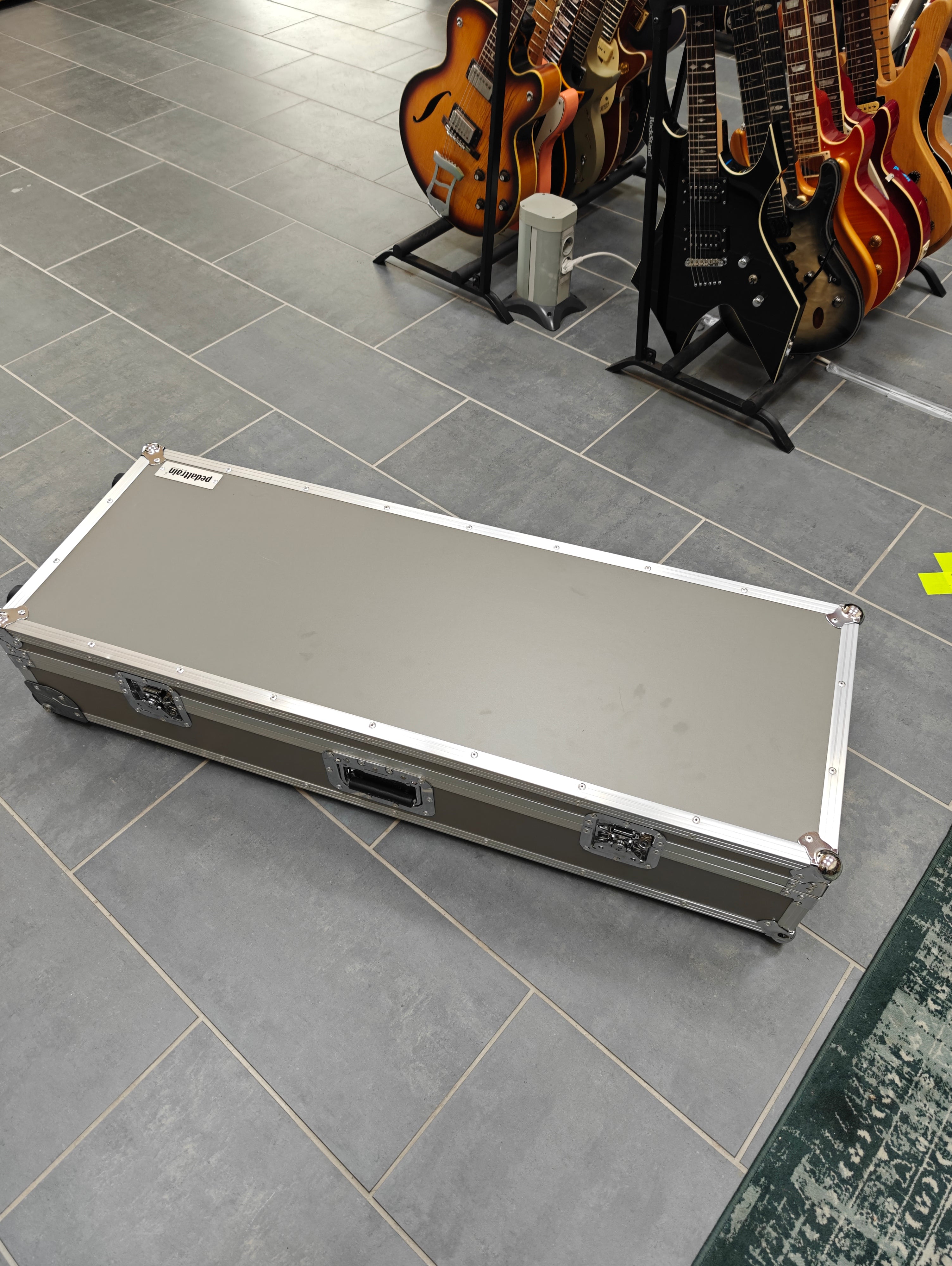 Pedaltrain Terra 42 Tourcase with wheels