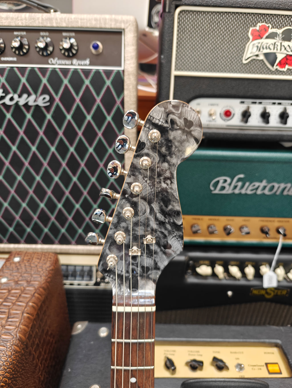 Hobo 63 Cigar Box Guitar