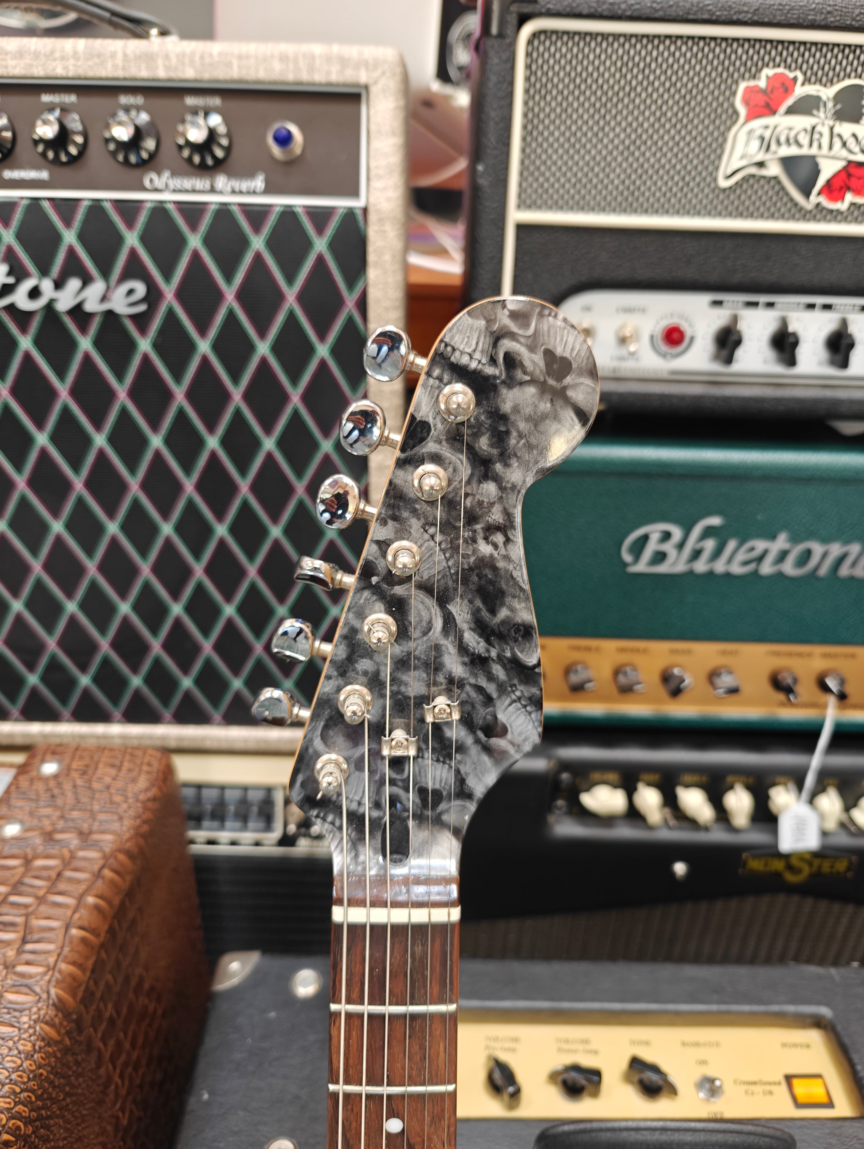 Hobo 63 Cigar Box Guitar