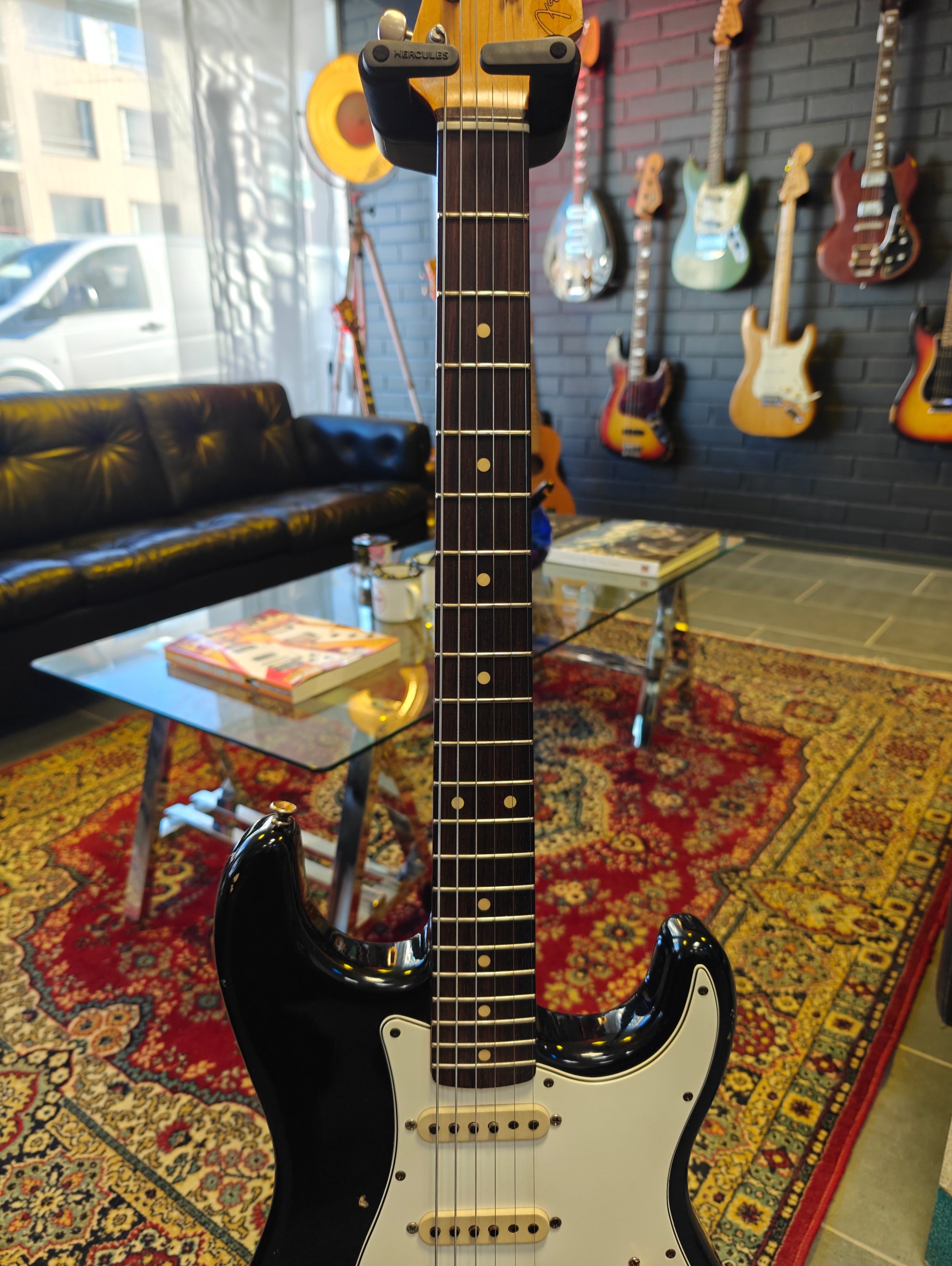 Fender Custom Shop Stratocaster LTD 1960 Relic Black over Sunburst 2005