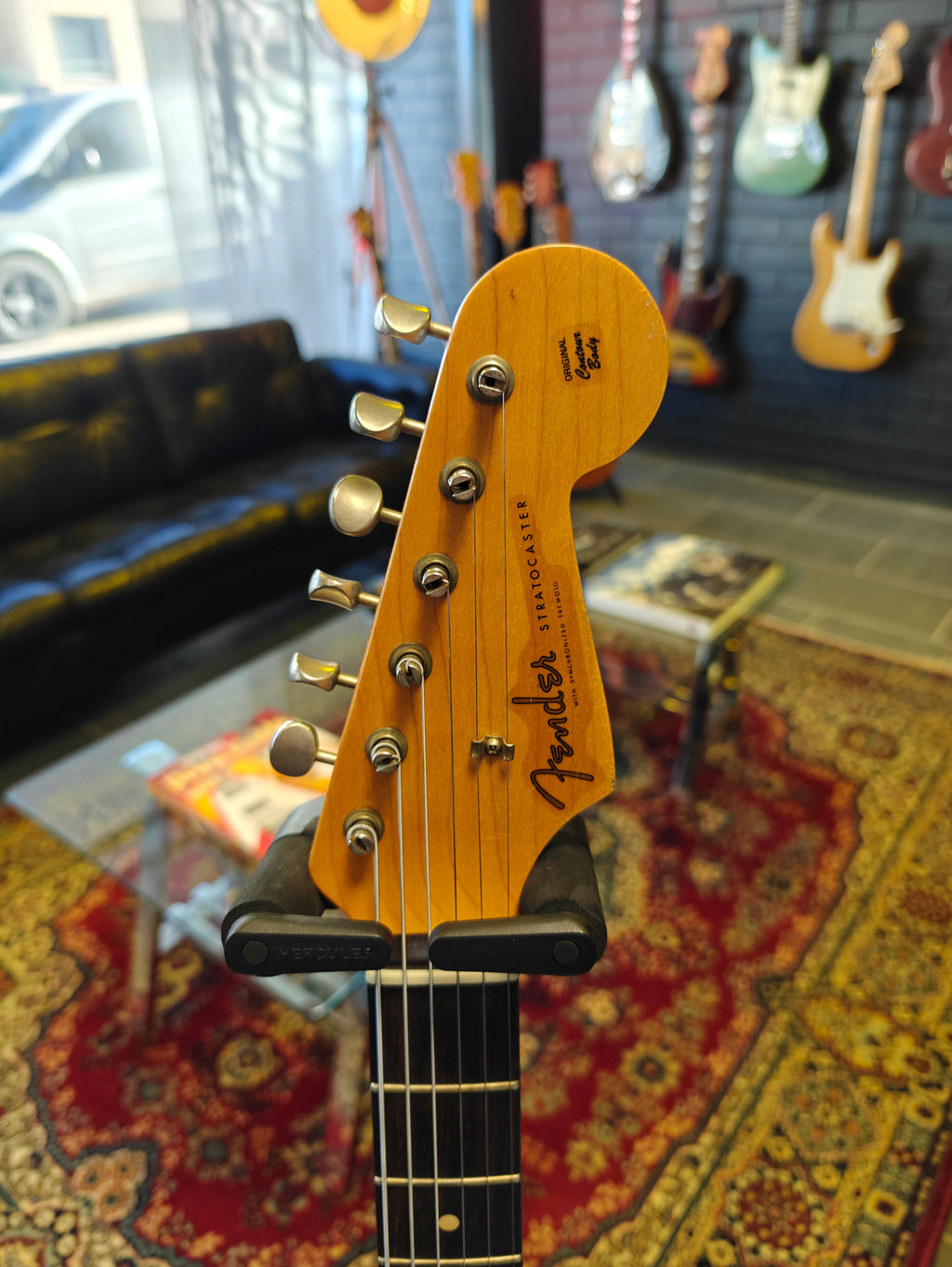 Fender Custom Shop Stratocaster LTD 1960 Relic Black over Sunburst 2005