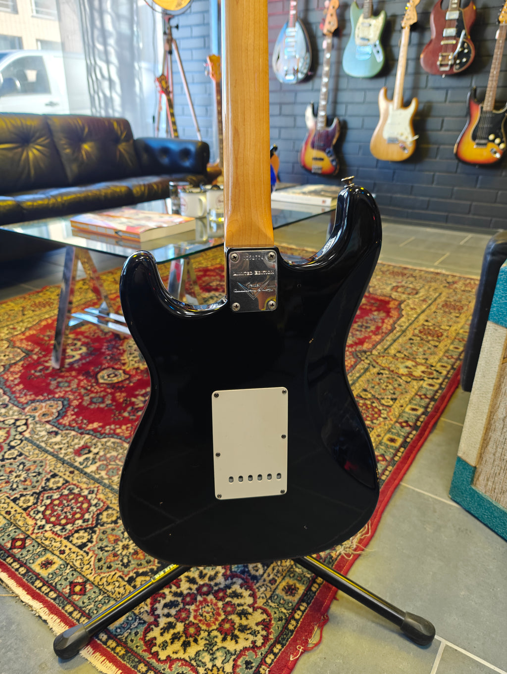Fender Custom Shop Stratocaster LTD 1960 Relic Black over Sunburst 2005