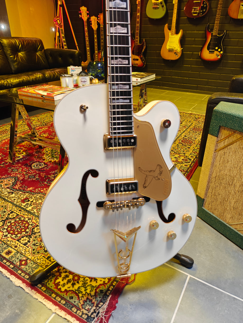 Gretsch White Falcon G6136DS w/ Dynasonic Pickups