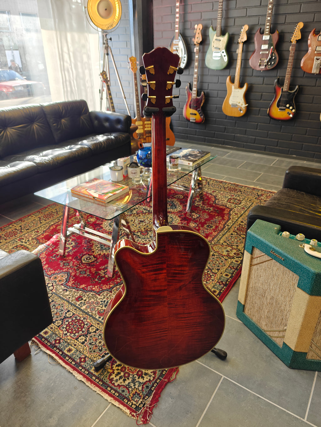 Eastman AR810CE
