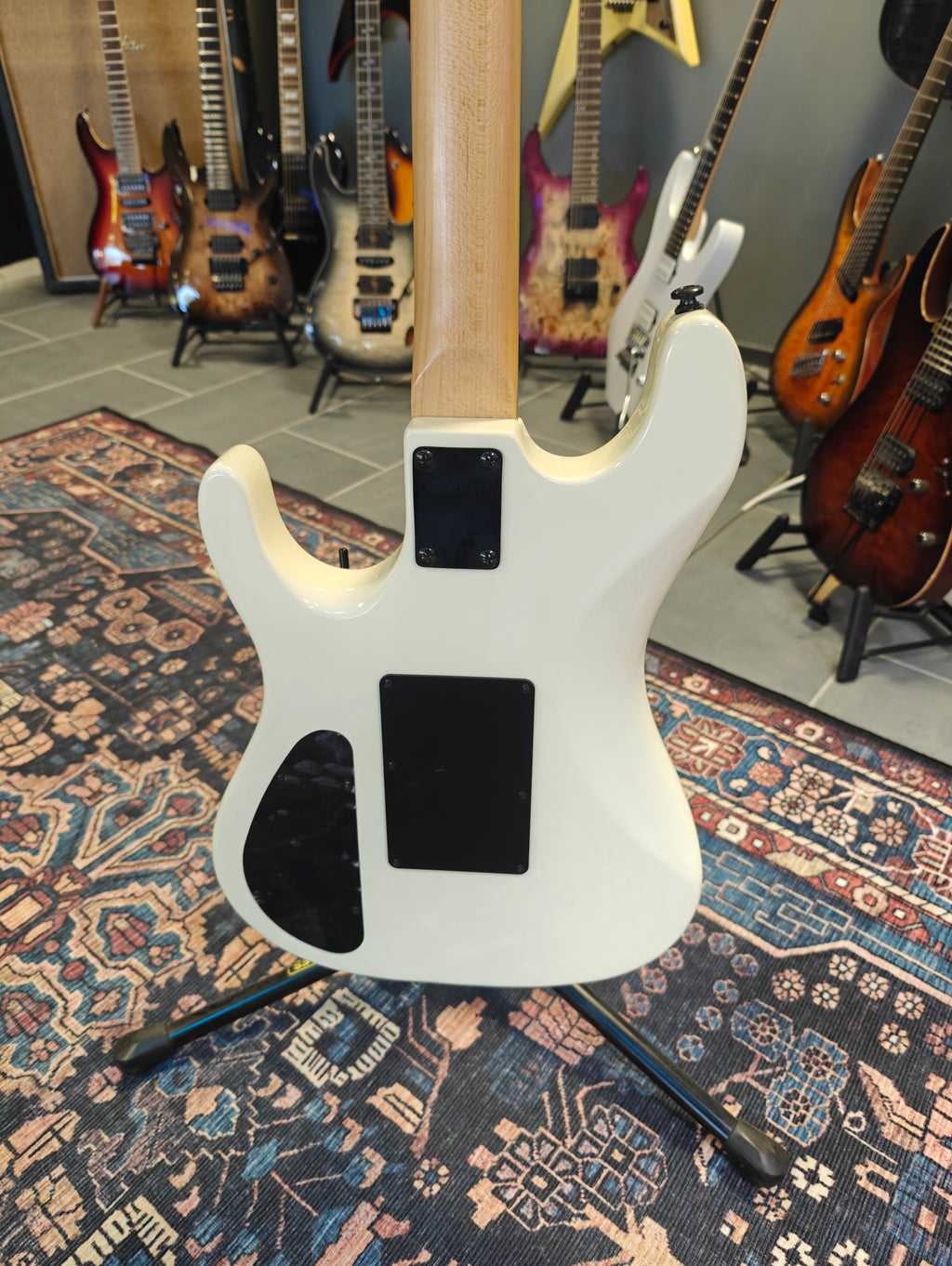 Kramer NightSwan Vintage White with Aztec Graphic