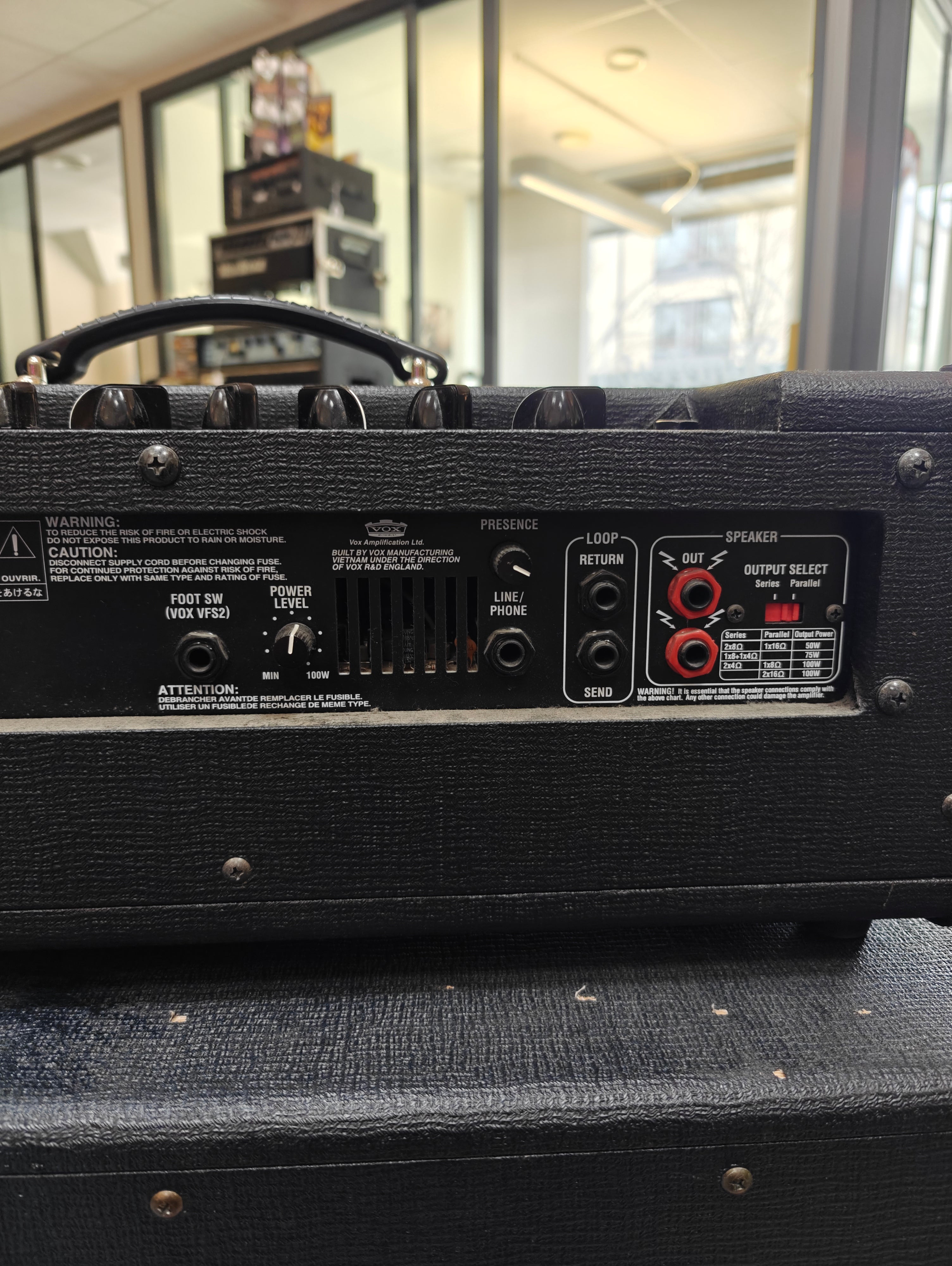 Vox AD100VTH w/ V412BK Cabinet