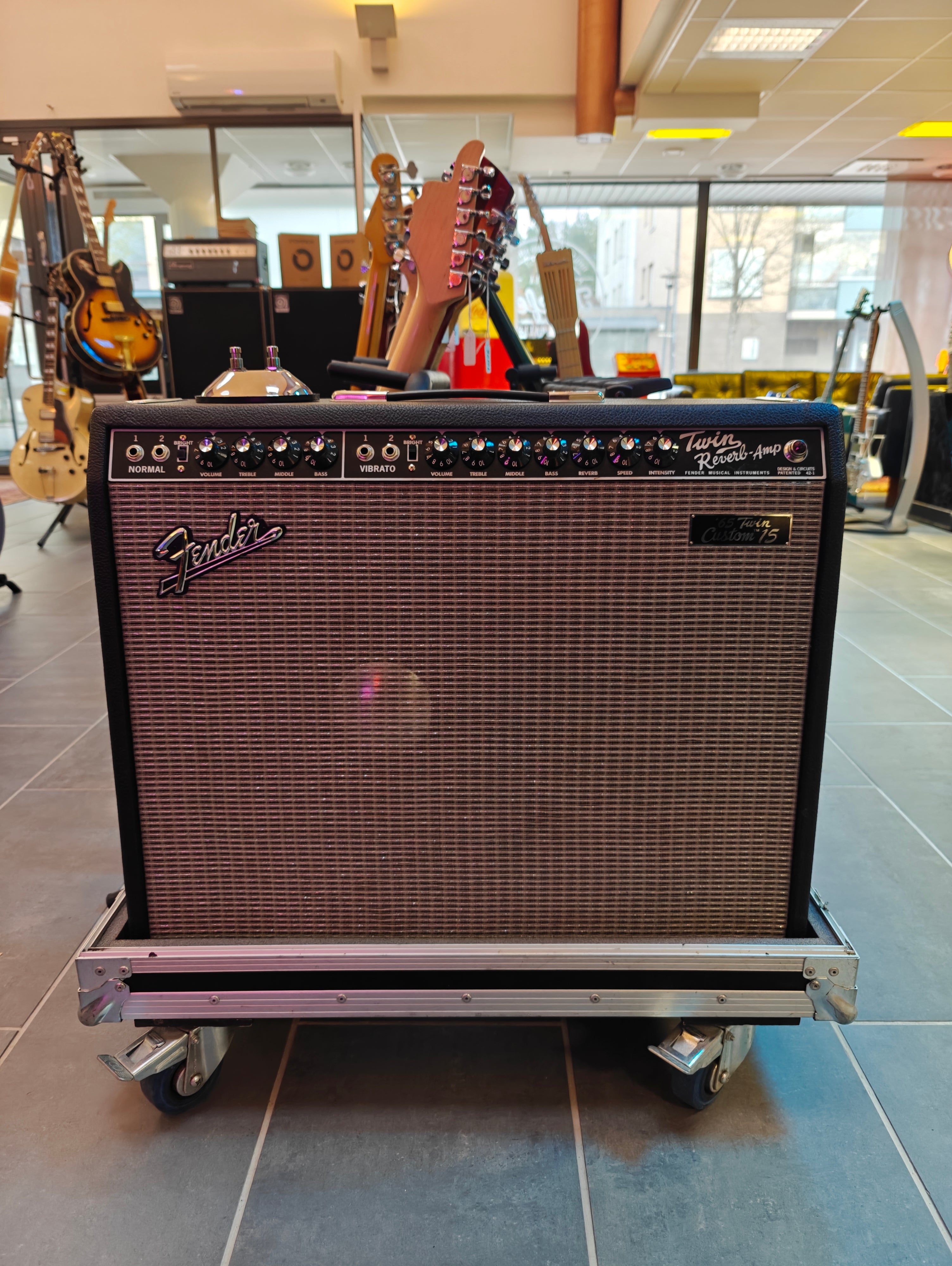 Fender '65 Twin Custom 15 2-Channel 85-Watt 1x15"