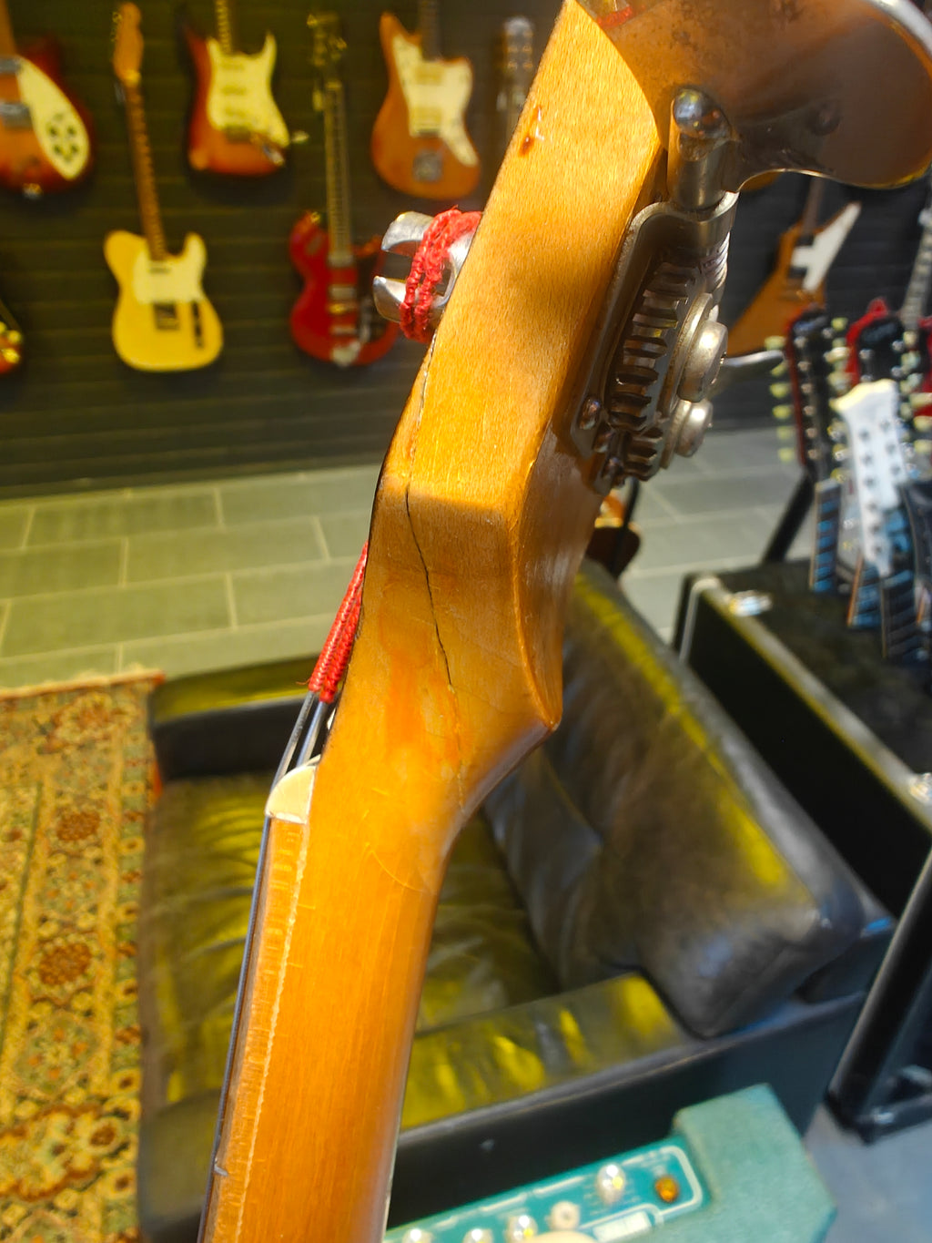 Red Gibson Ripper Gibson Ripper L9-S 1975 – Tonefest Guitar Gallery