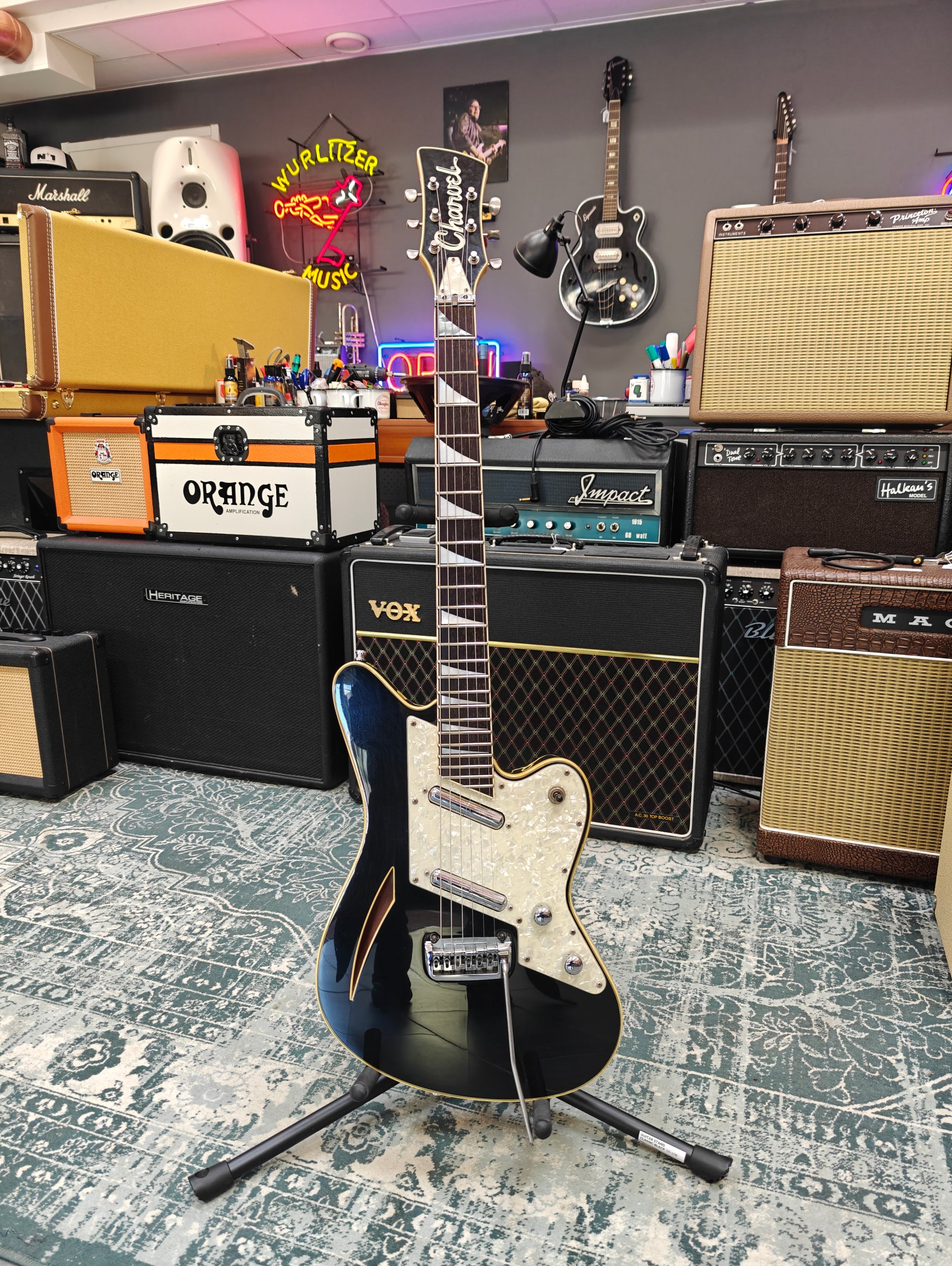 チャーベル サーフキャスター 1993 – Tonefest Guitar Gallery
