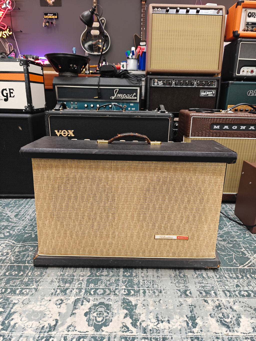 Silvertone Medalist Model 1434 Twin Twelve 50-Watt 2x12 Guitar Combo